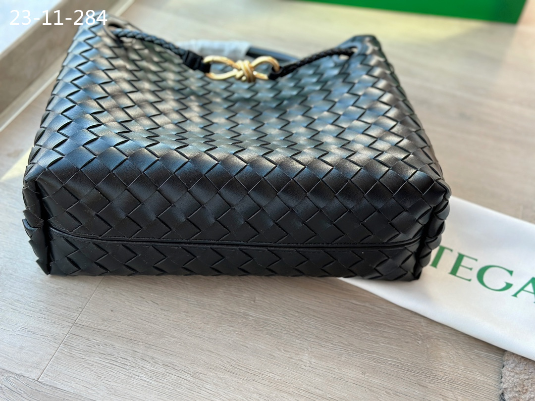 BOTTEGA VENETA $86 gallery