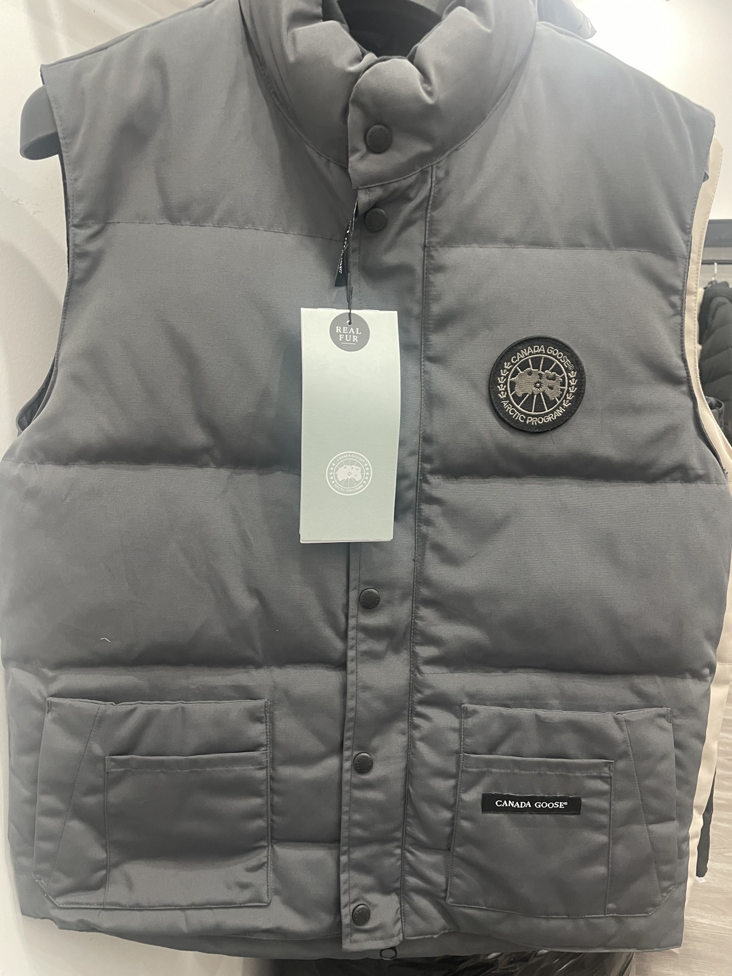 Canada Goose  62.58$    code 420-7269-R gallery