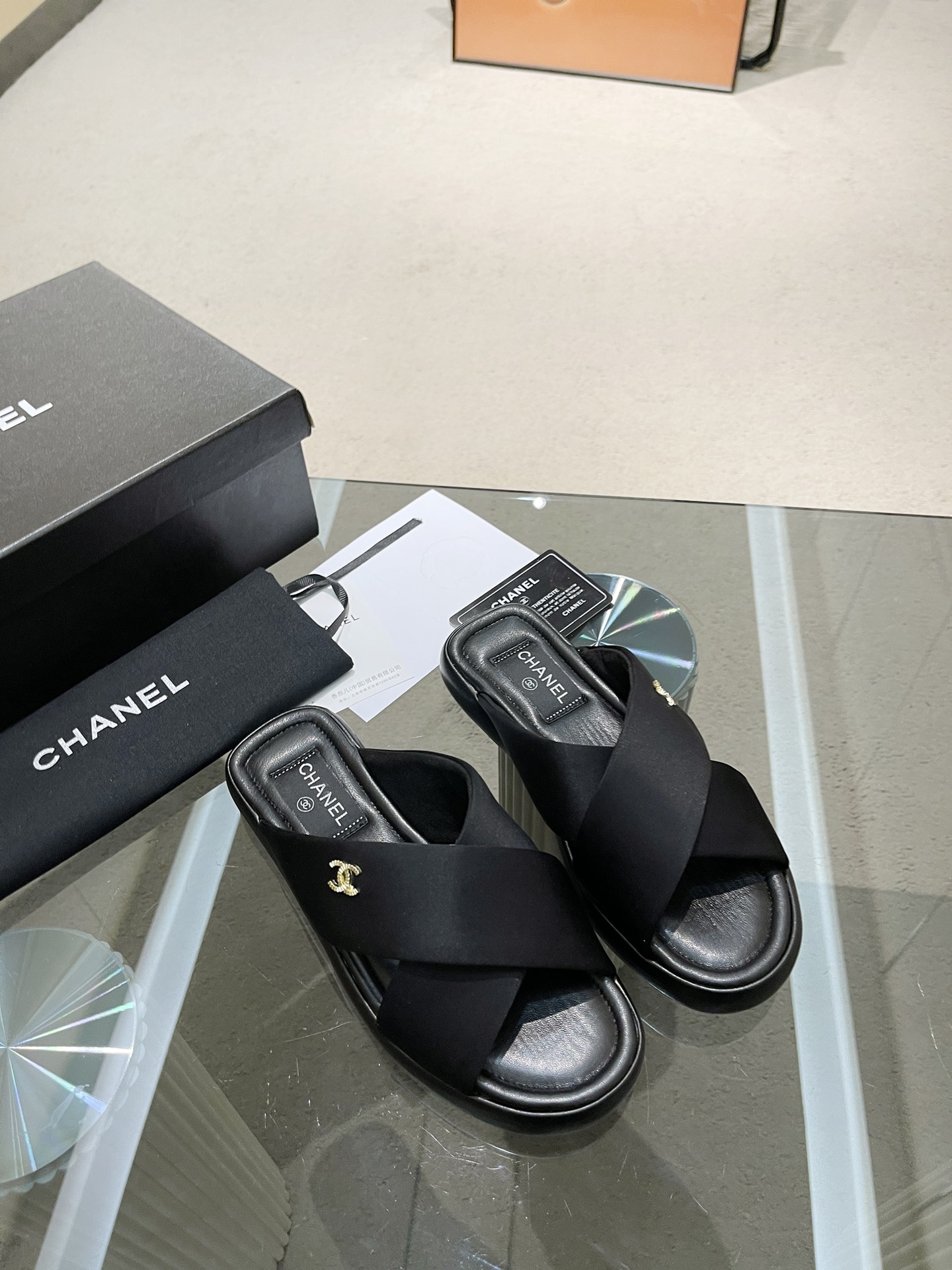 Chanel 46.99$ code 449-5869-R gallery