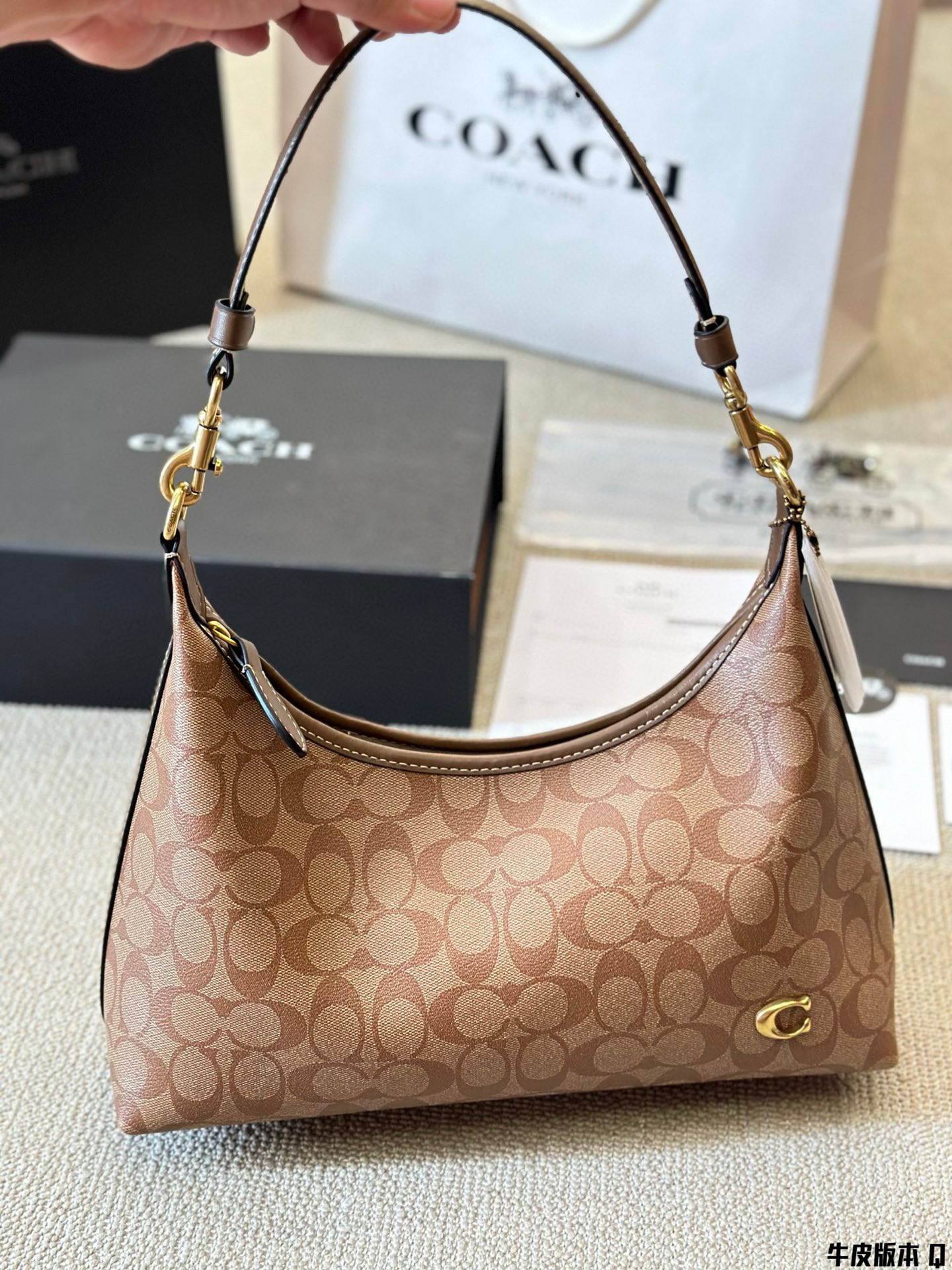 Coach  60.76$    CODE 306-7023-R gallery