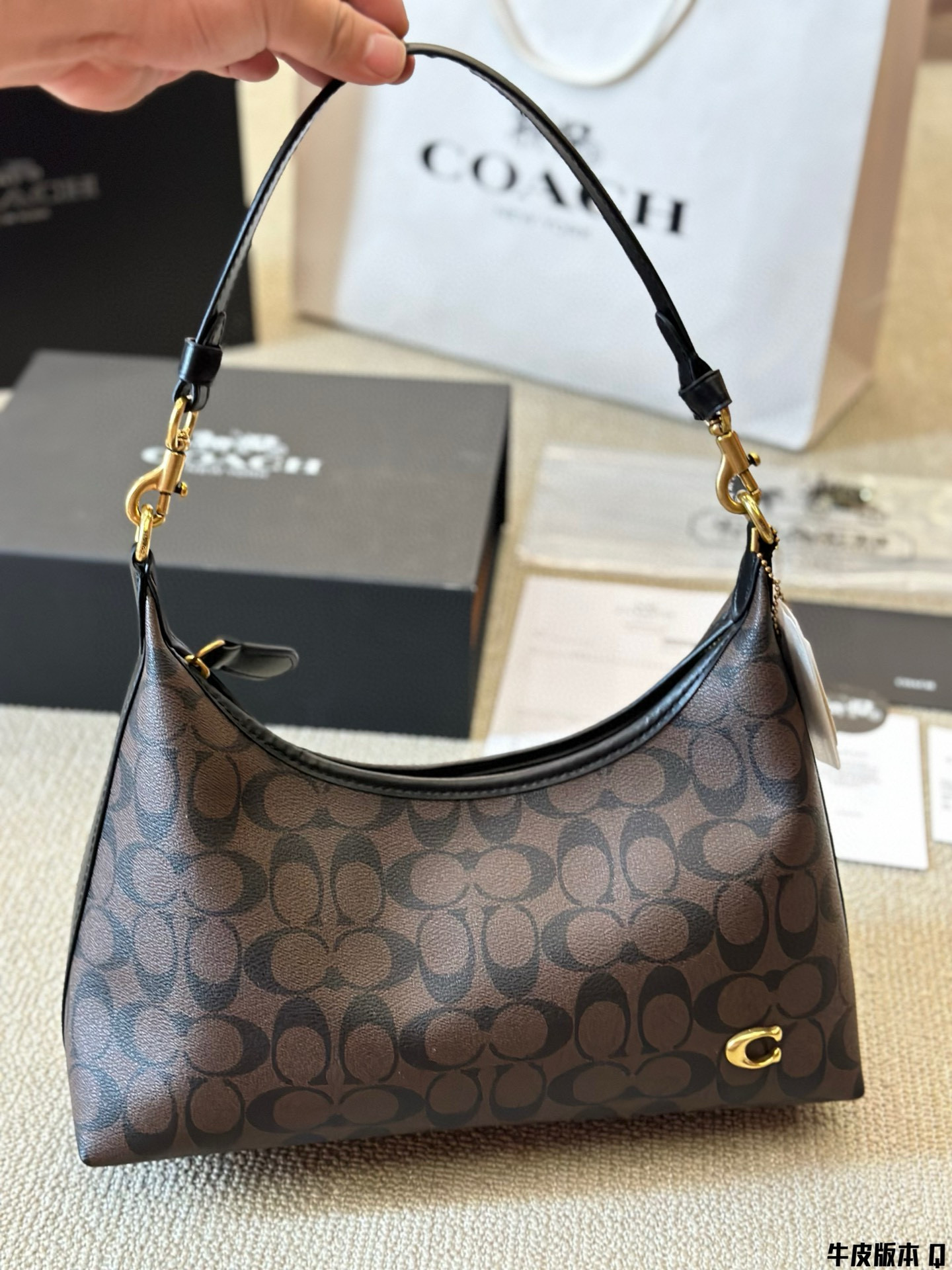 Coach  60.76$    CODE 306-7023-R gallery