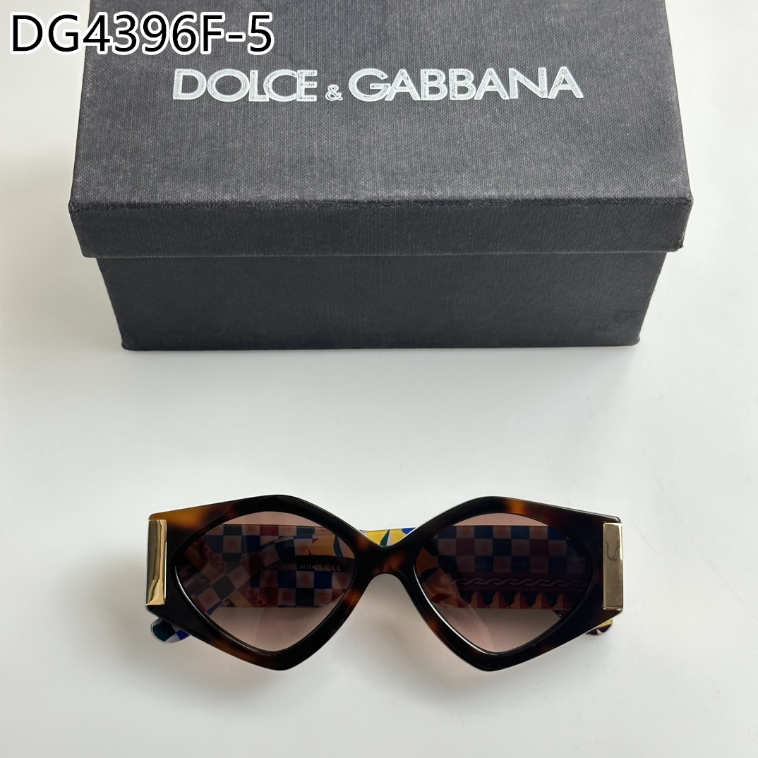 D&G $55 gallery