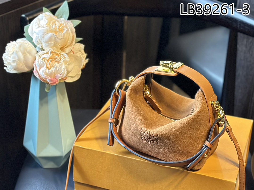 LOEWE $59 gallery