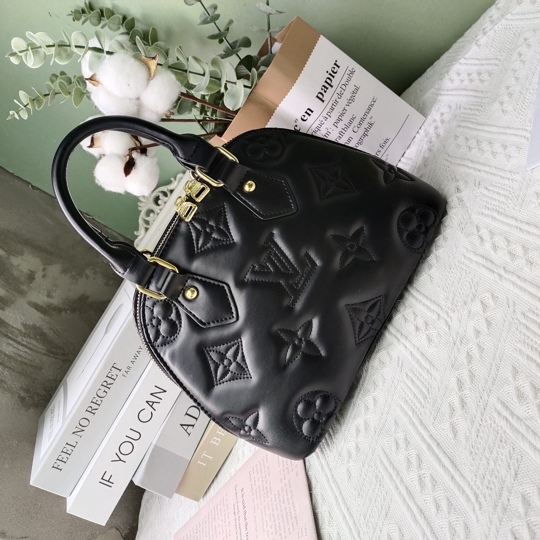 LV 31.88$  CODE 448-9698-T gallery