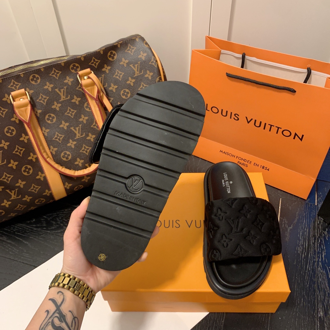 LV 44.99$ code 449-5807-R gallery