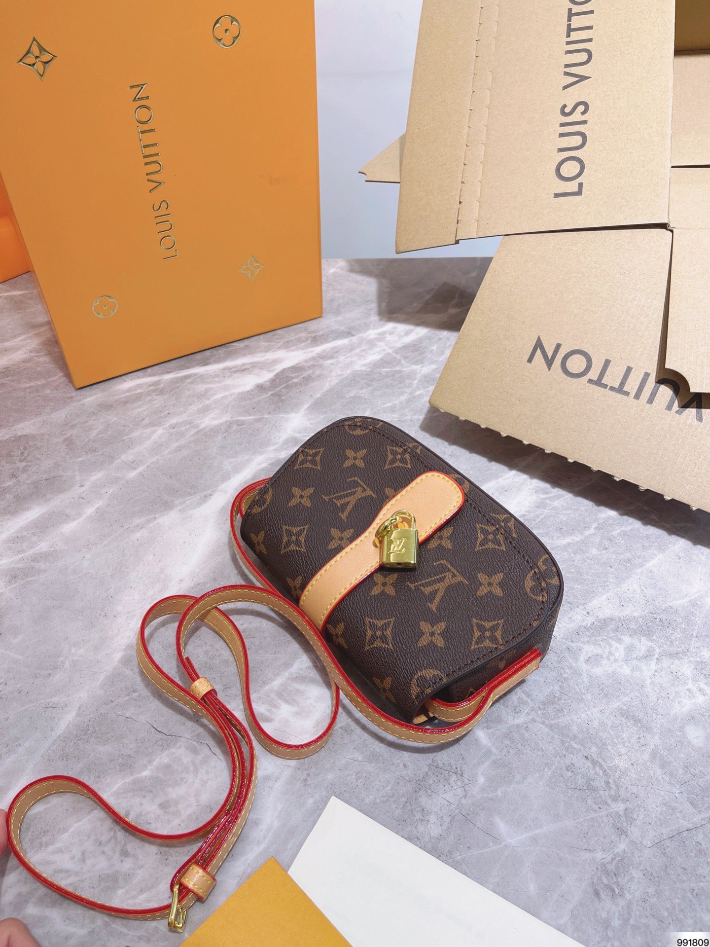 LV $51 gallery