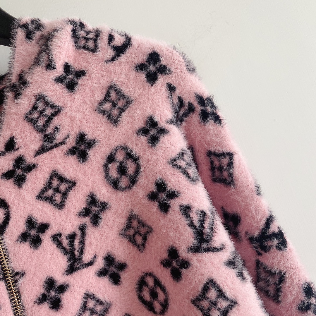 LV $52 gallery