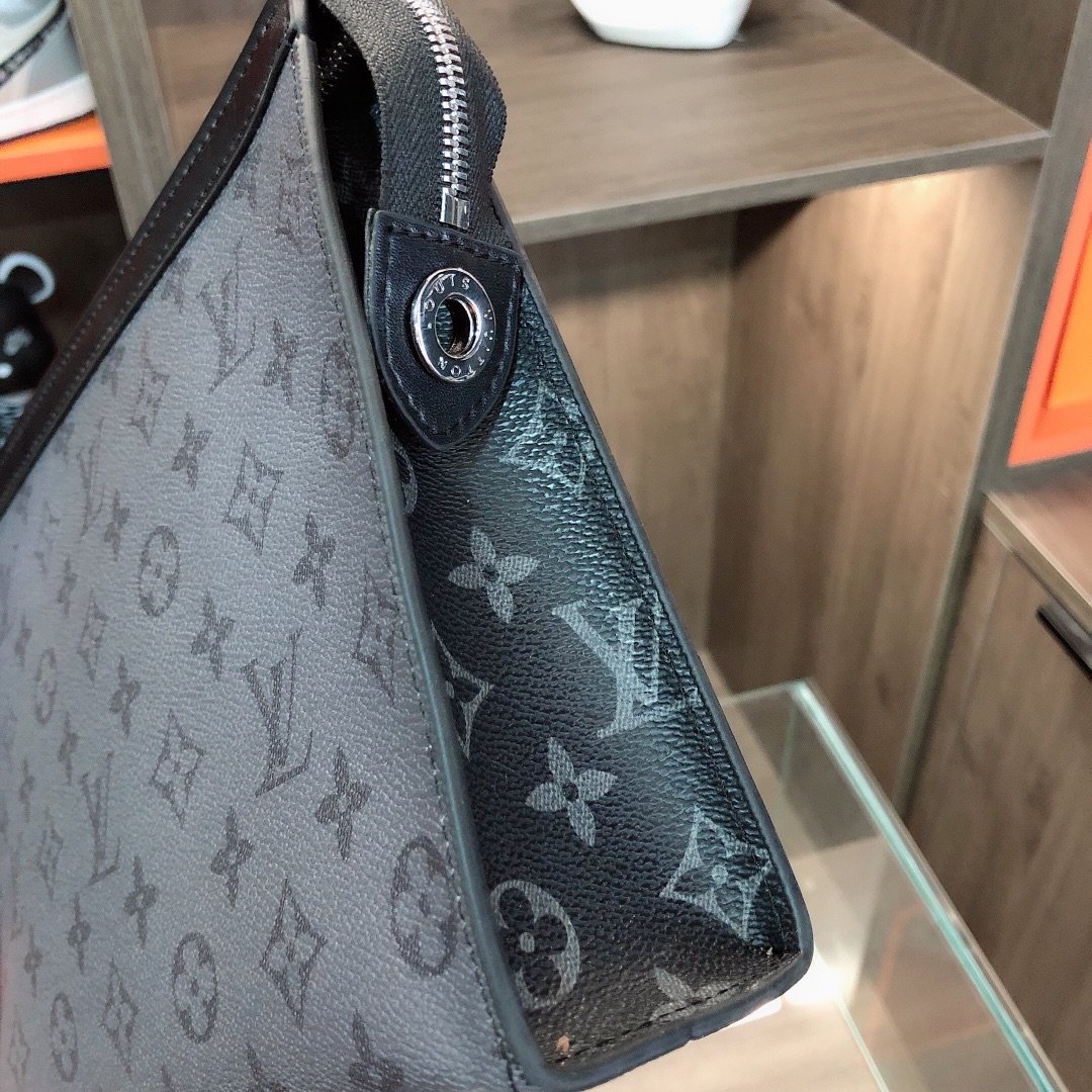 LV $52 gallery