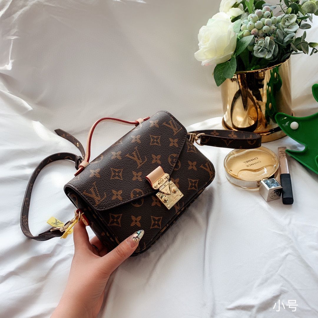 LV $52 gallery