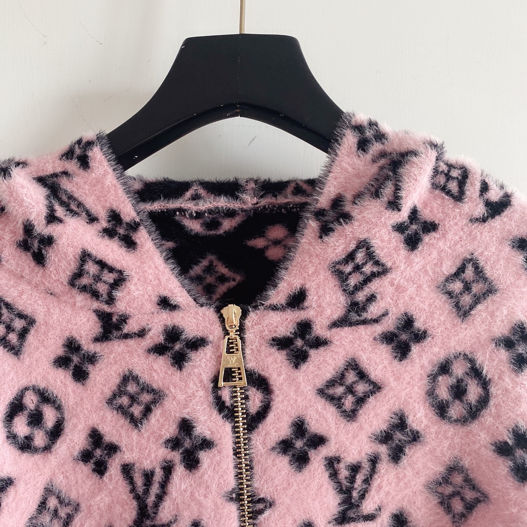 LV $52 gallery