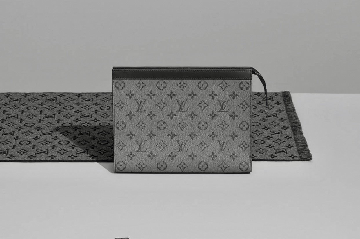 LV $52 gallery