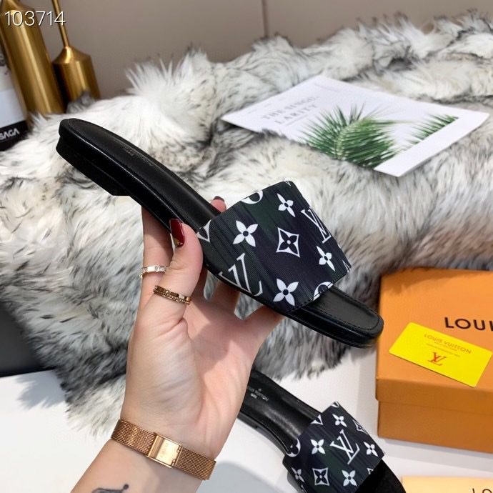 LV $53 gallery