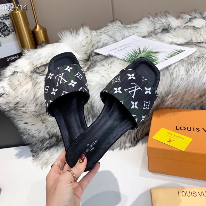 LV $53 gallery