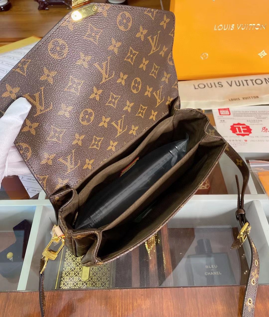 LV $54 gallery