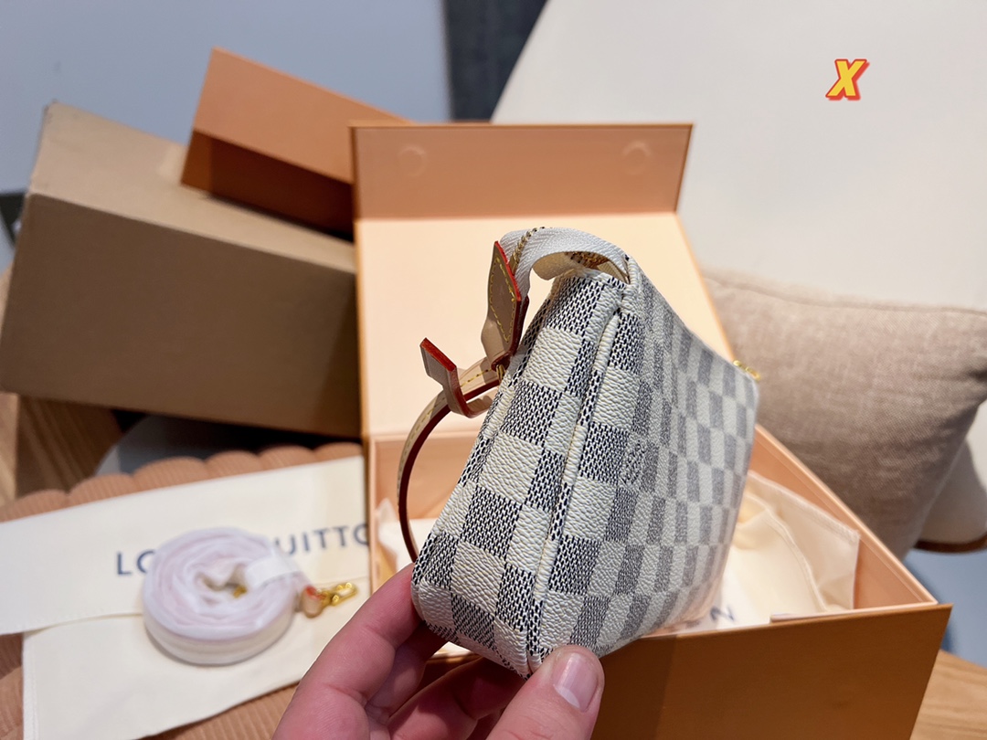 LV $54 gallery