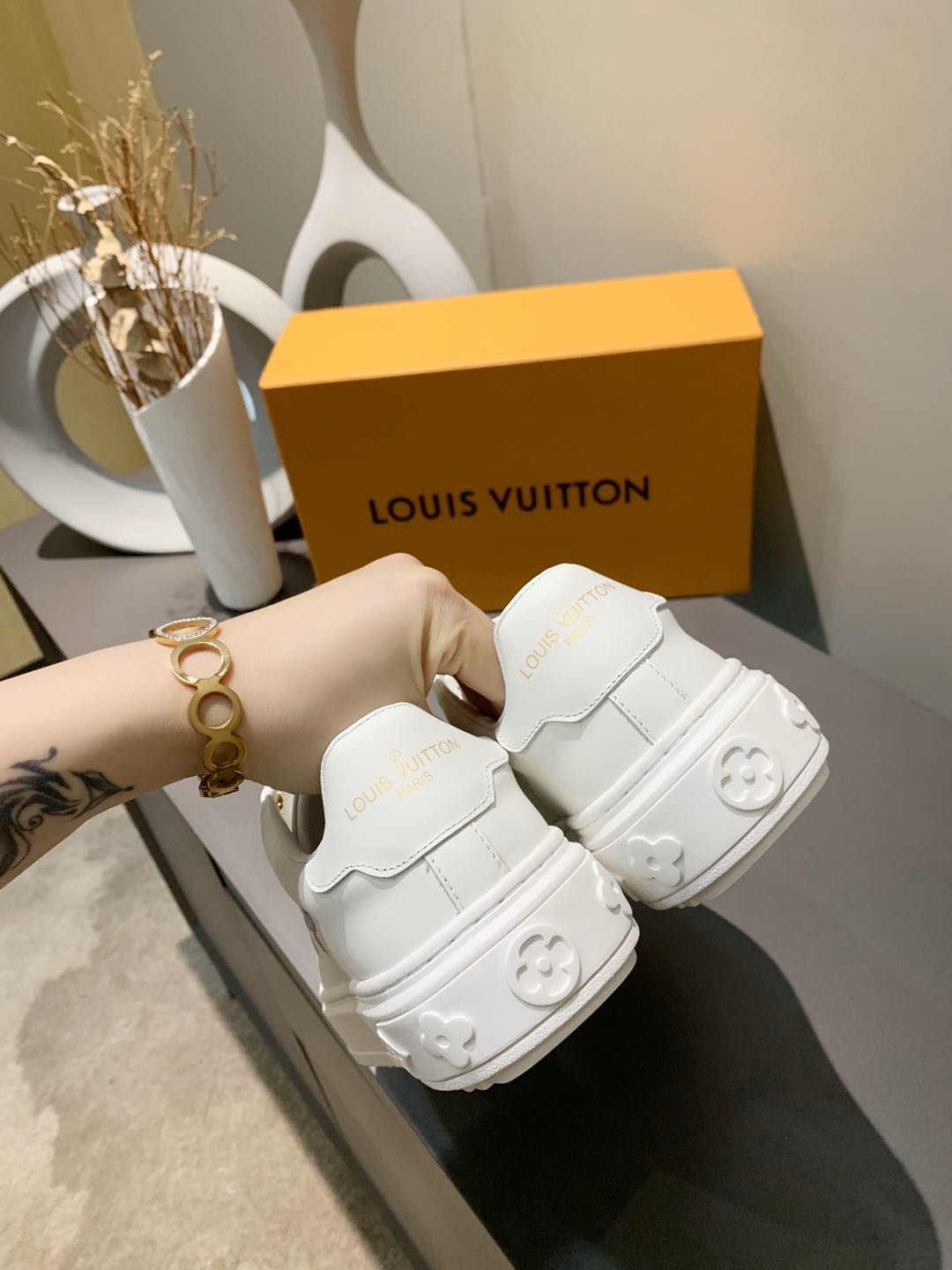 LV $58 gallery