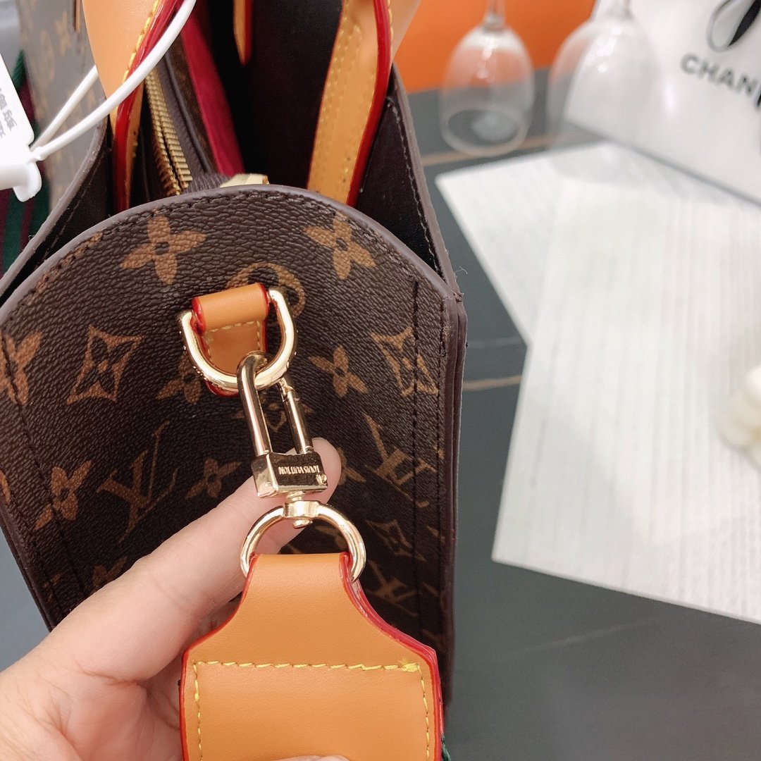 LV $58 gallery