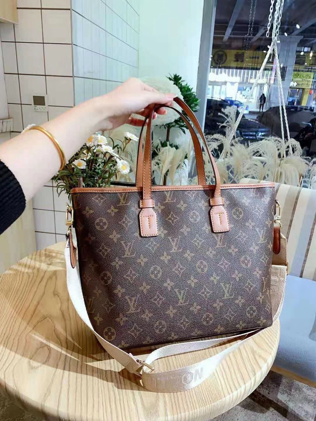 LV $58 gallery