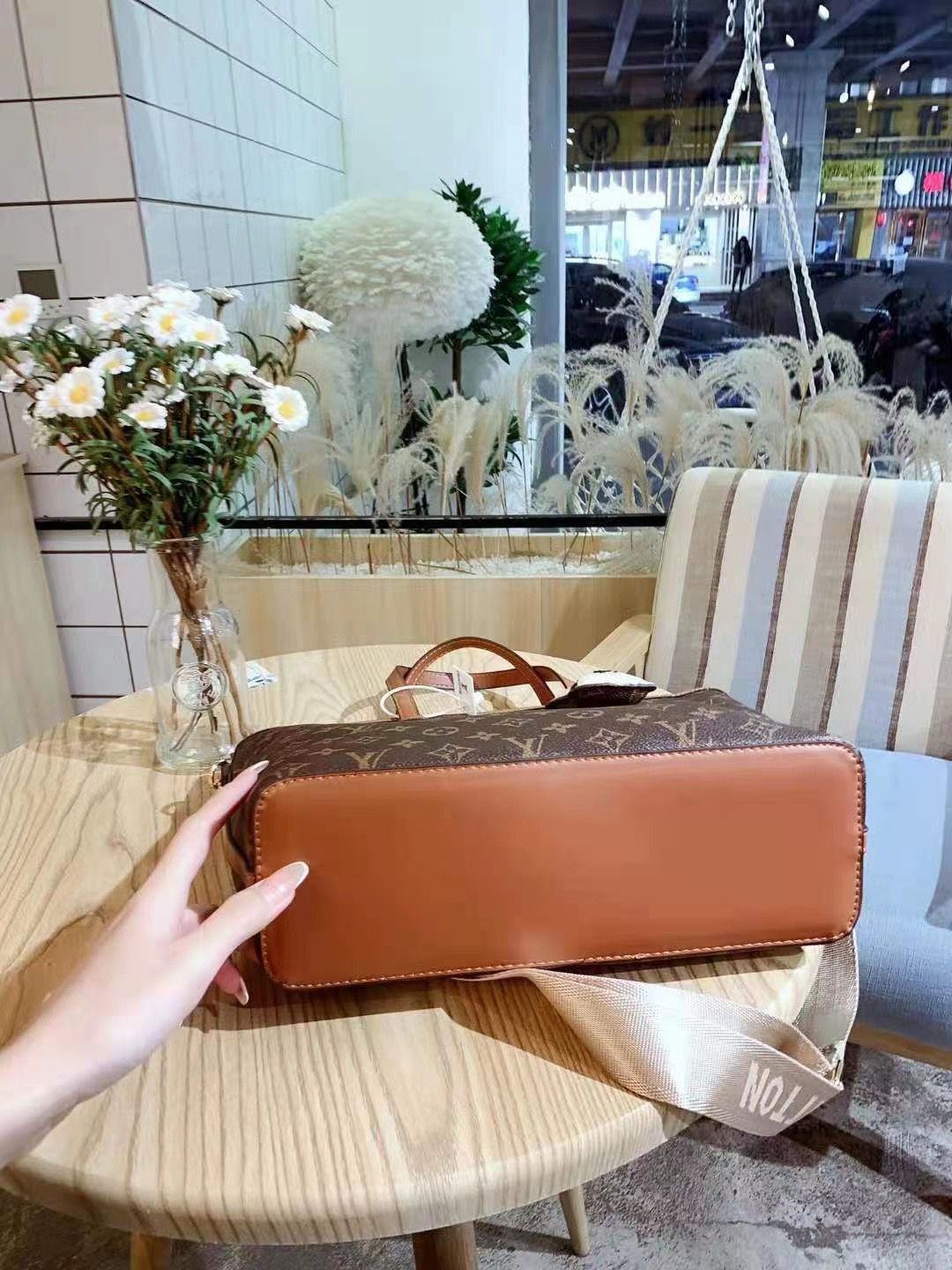 LV $58 gallery