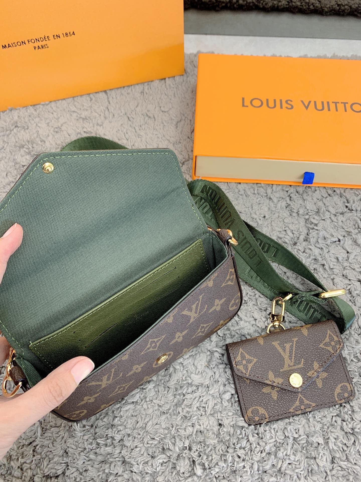 LV $58 gallery