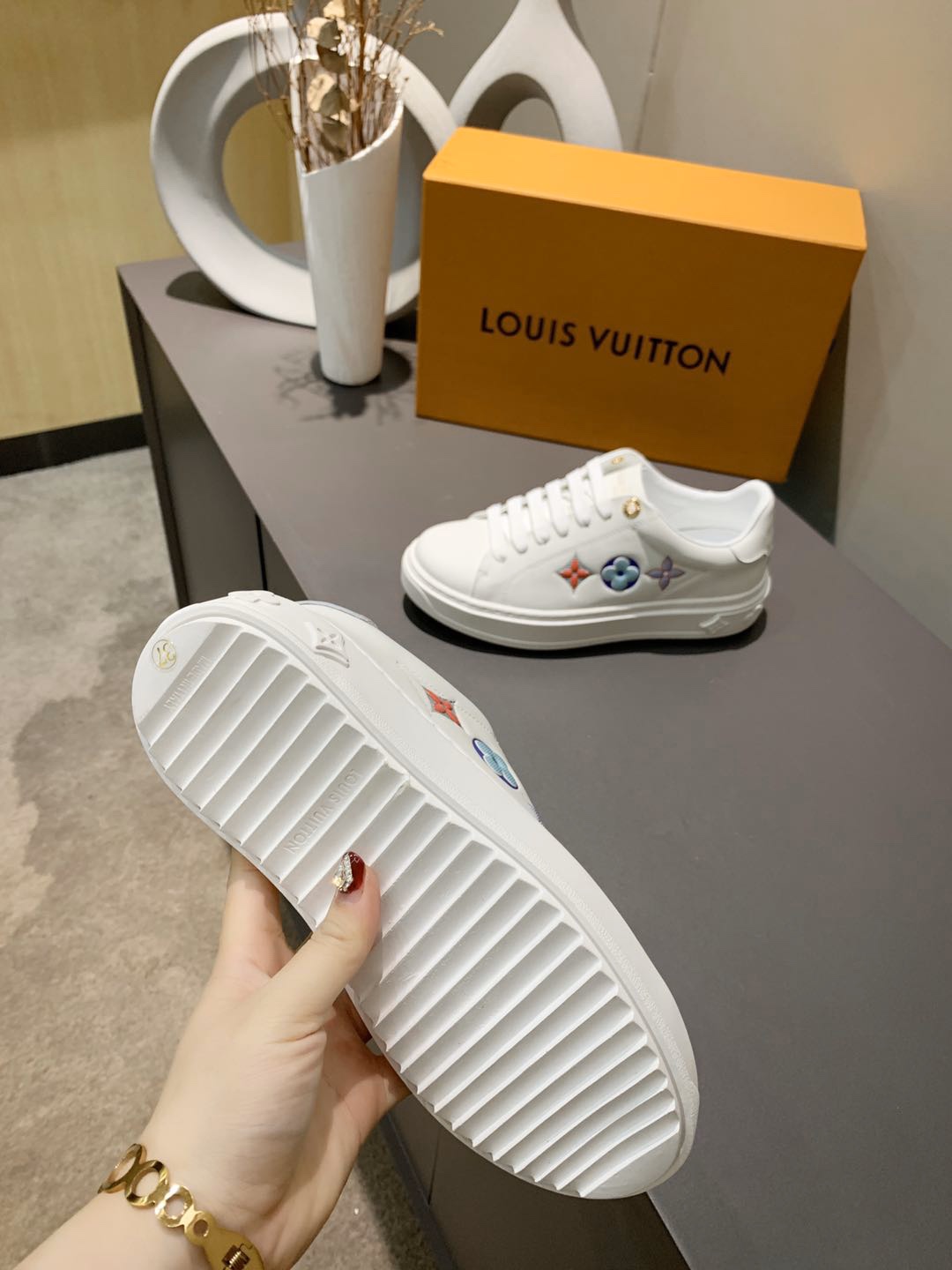 LV $58 gallery