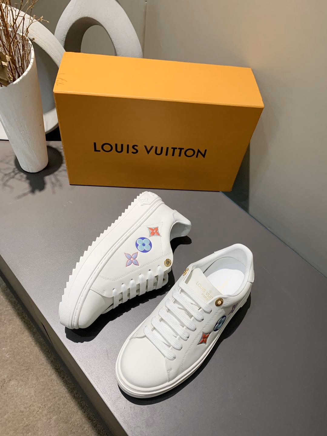 LV $58 gallery