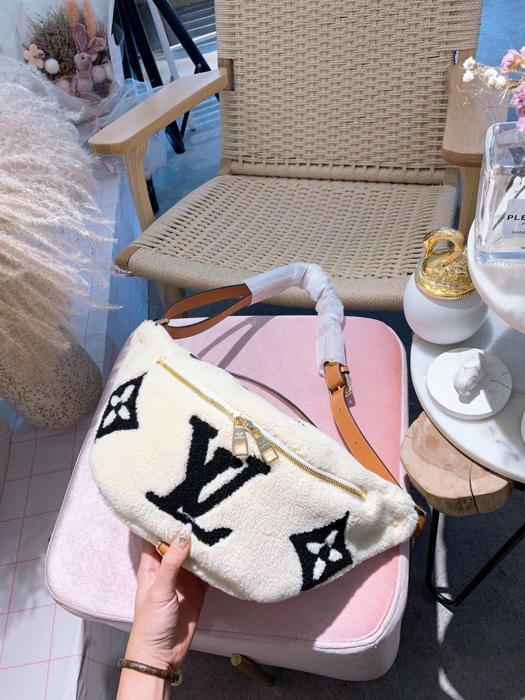 LV $59 gallery