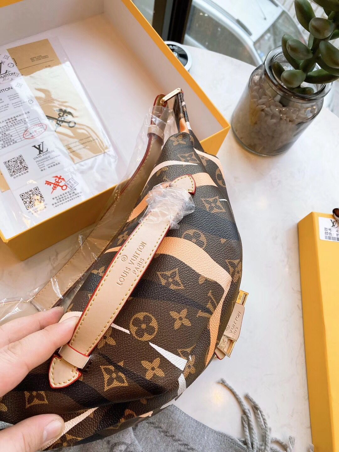 LV $59 gallery