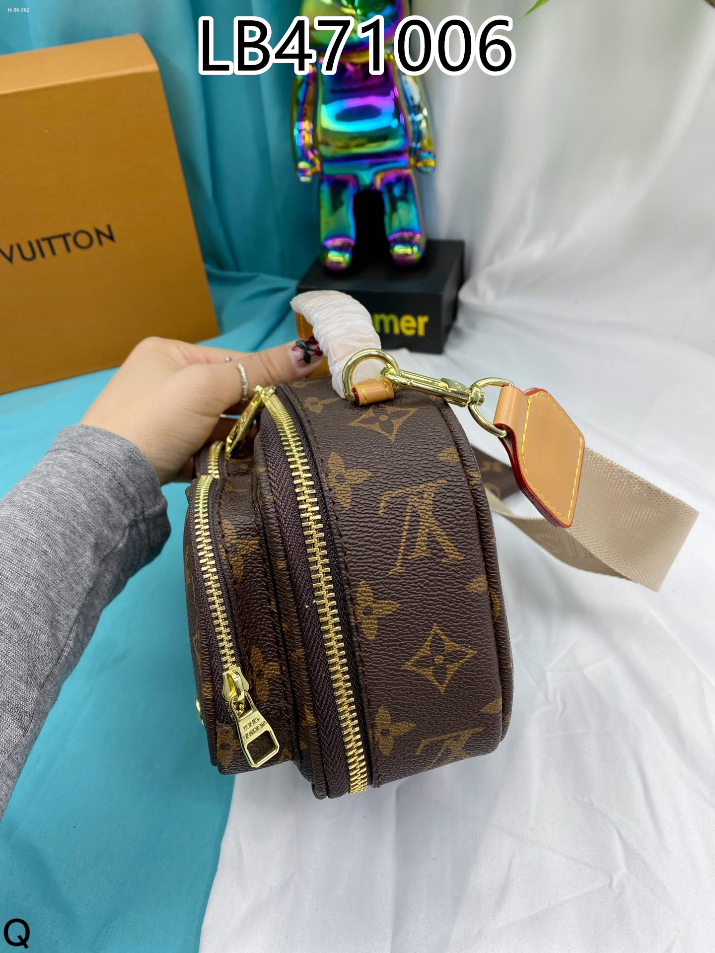 LV $59 gallery