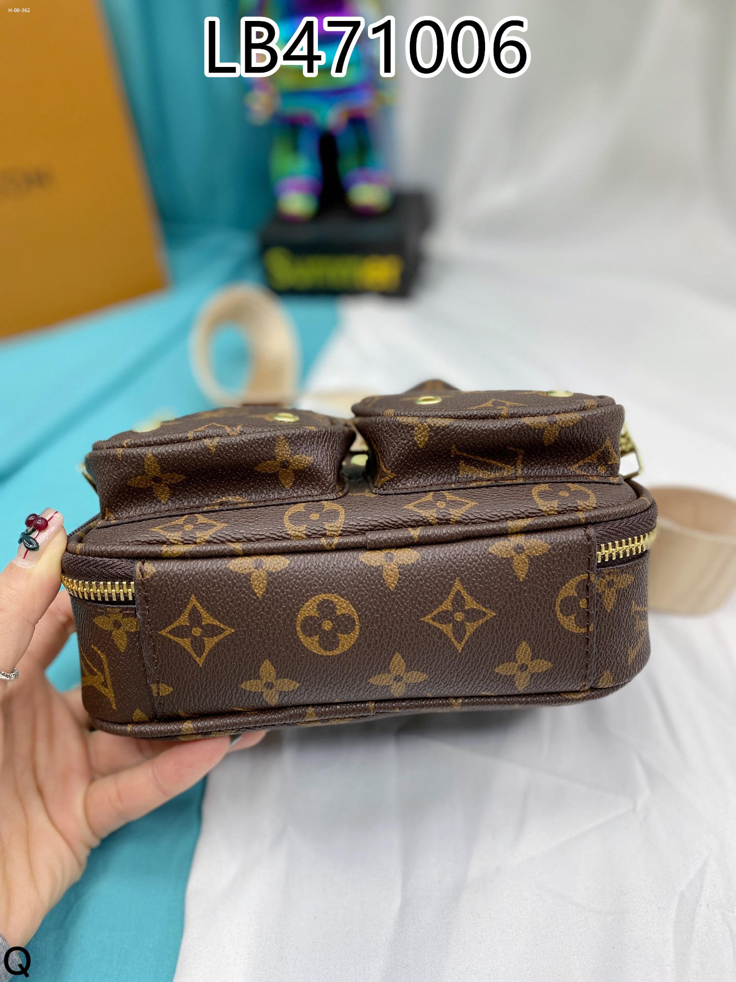 LV $59 gallery