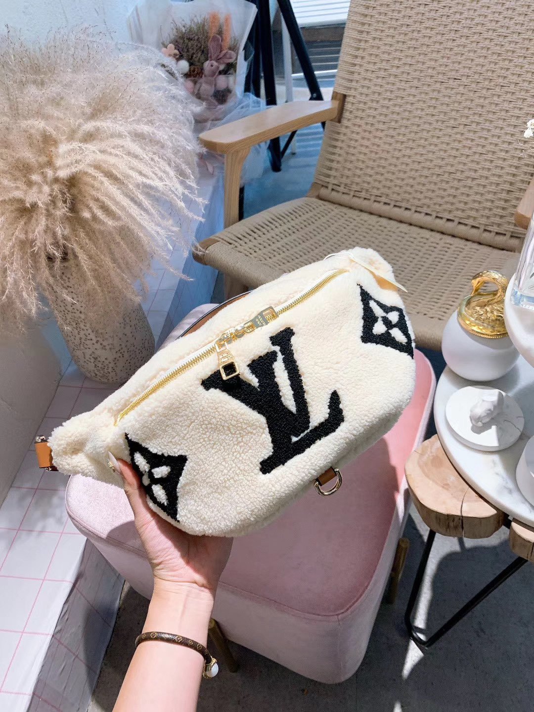 LV $59 gallery