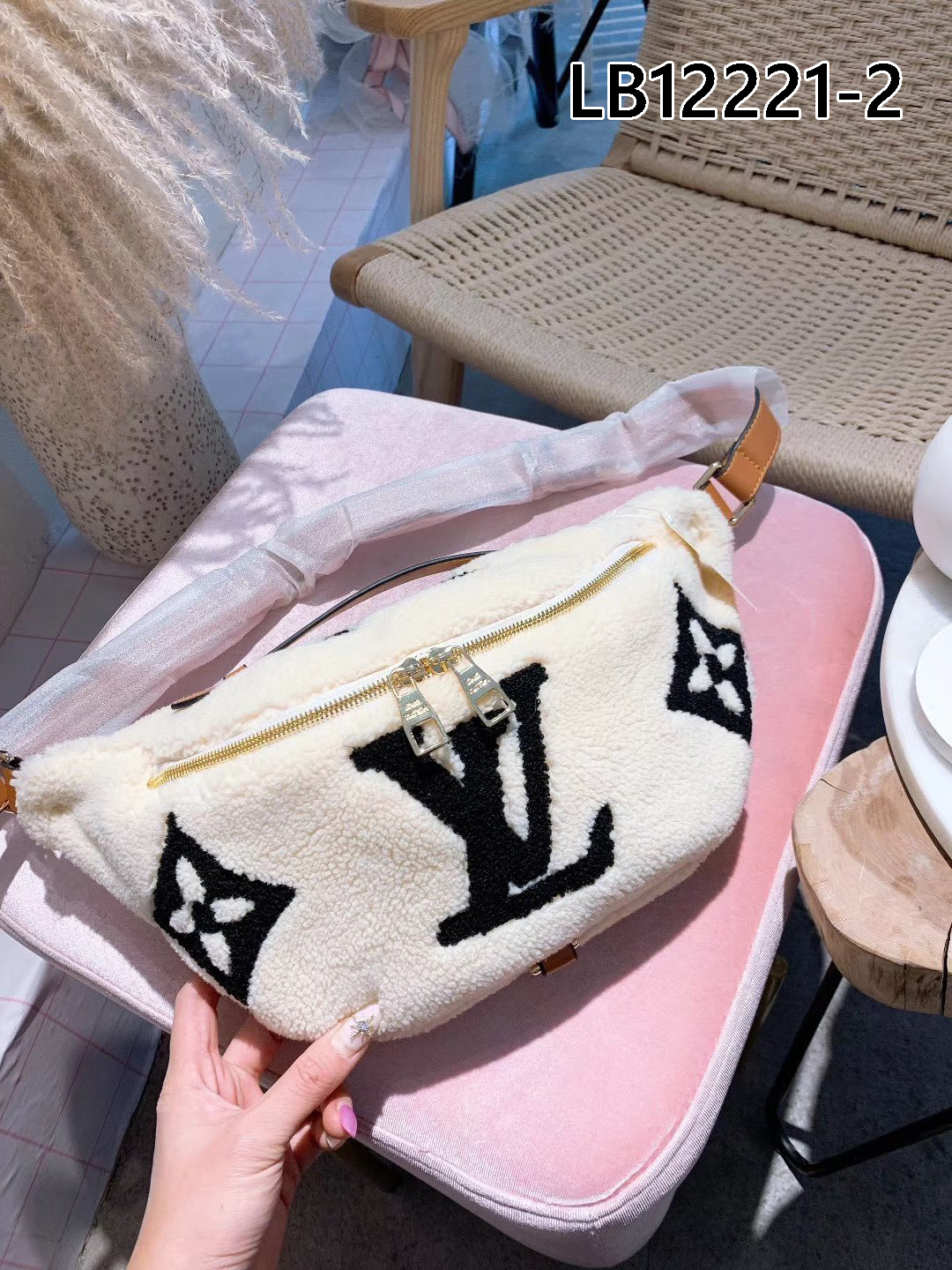 LV $59 gallery