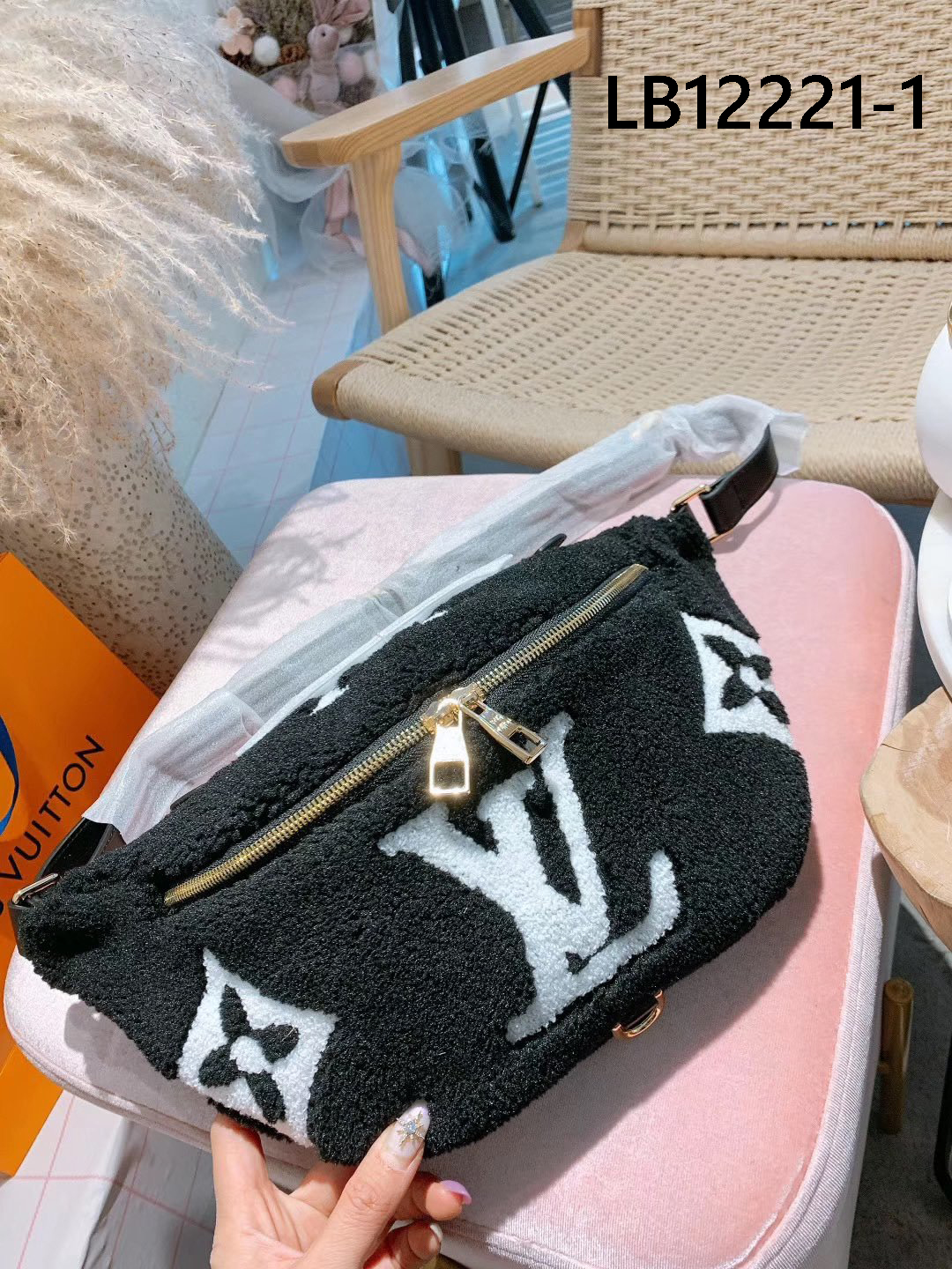 LV $59 gallery