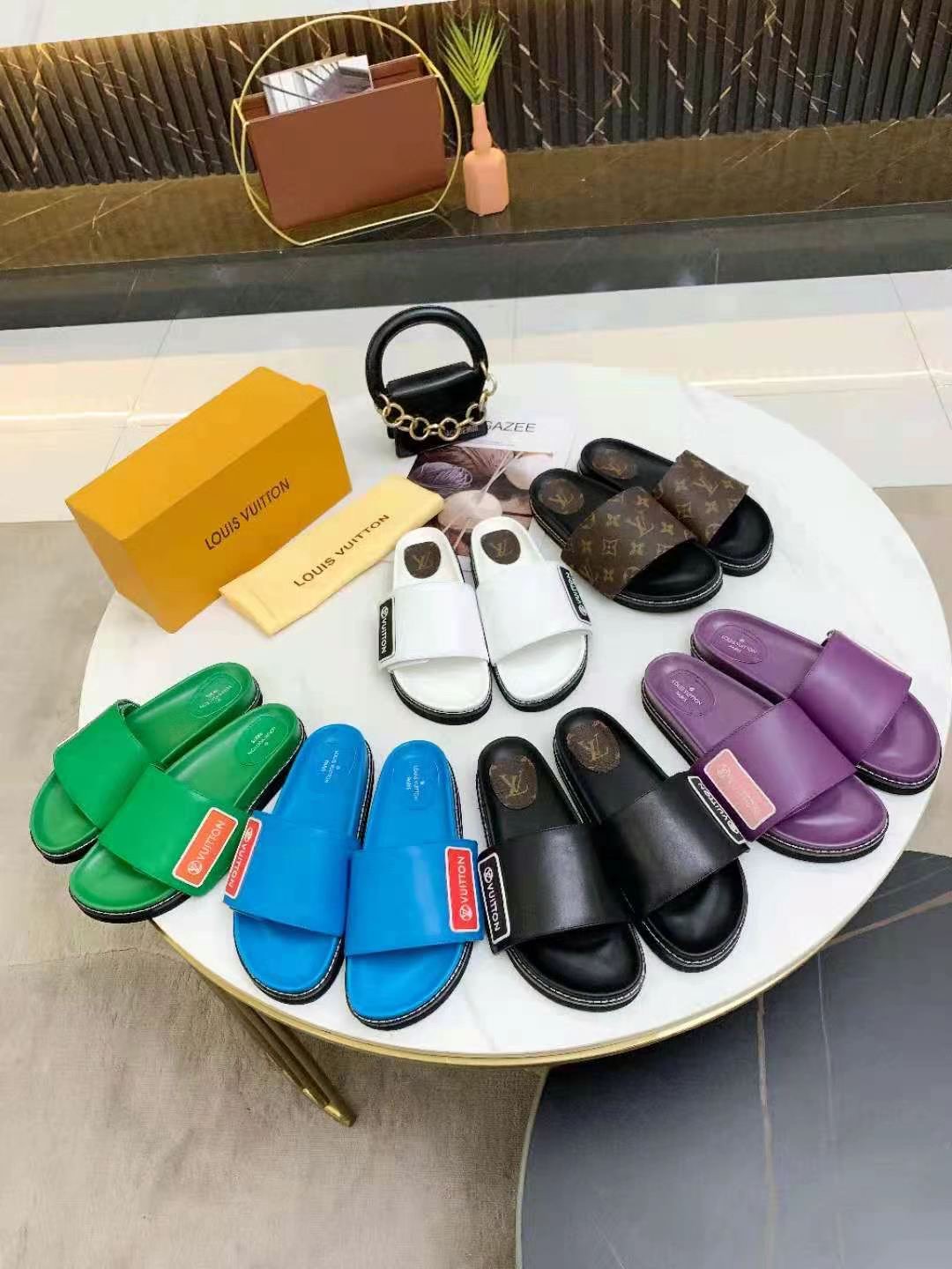 LV $59 gallery