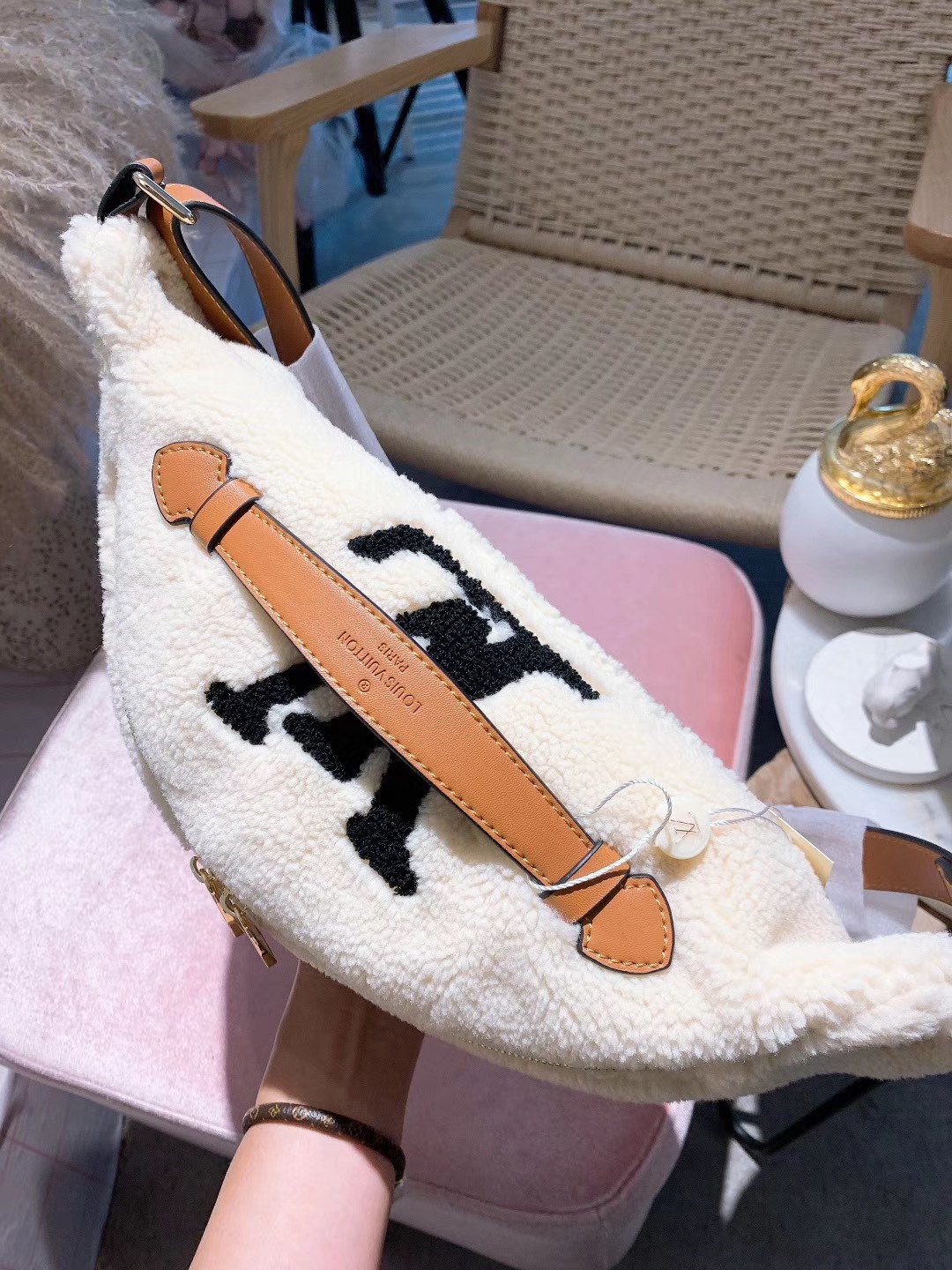 LV $59 gallery