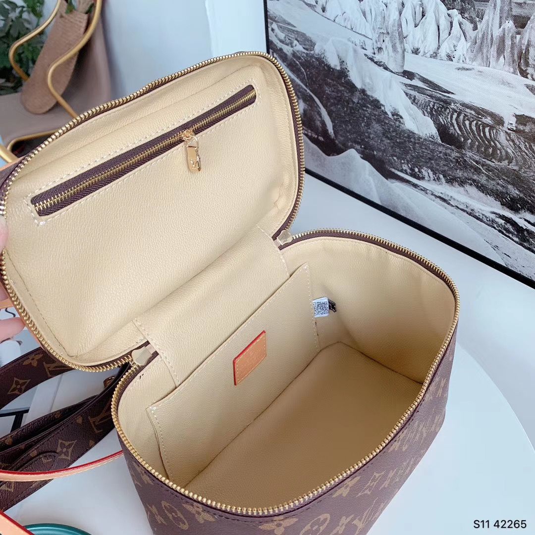 LV $60 gallery