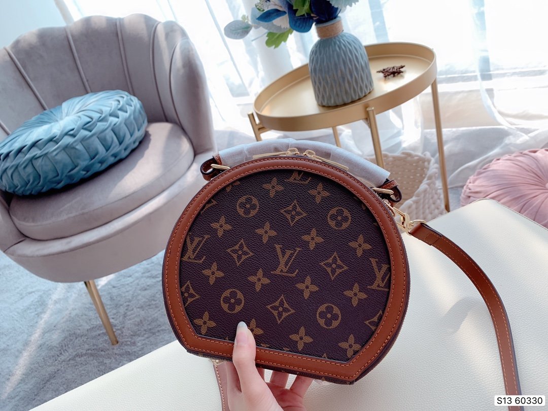 LV $60 gallery