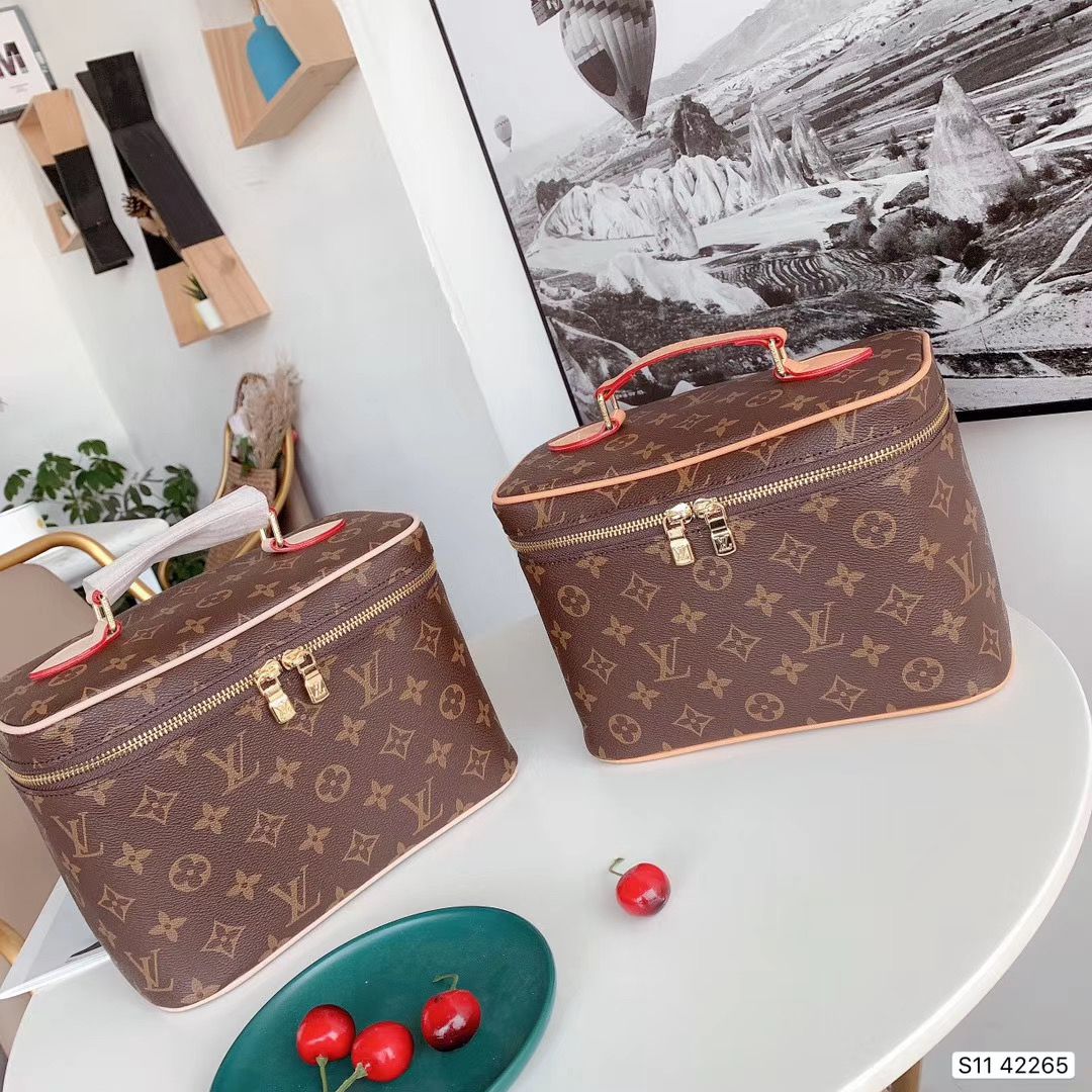 LV $60 gallery