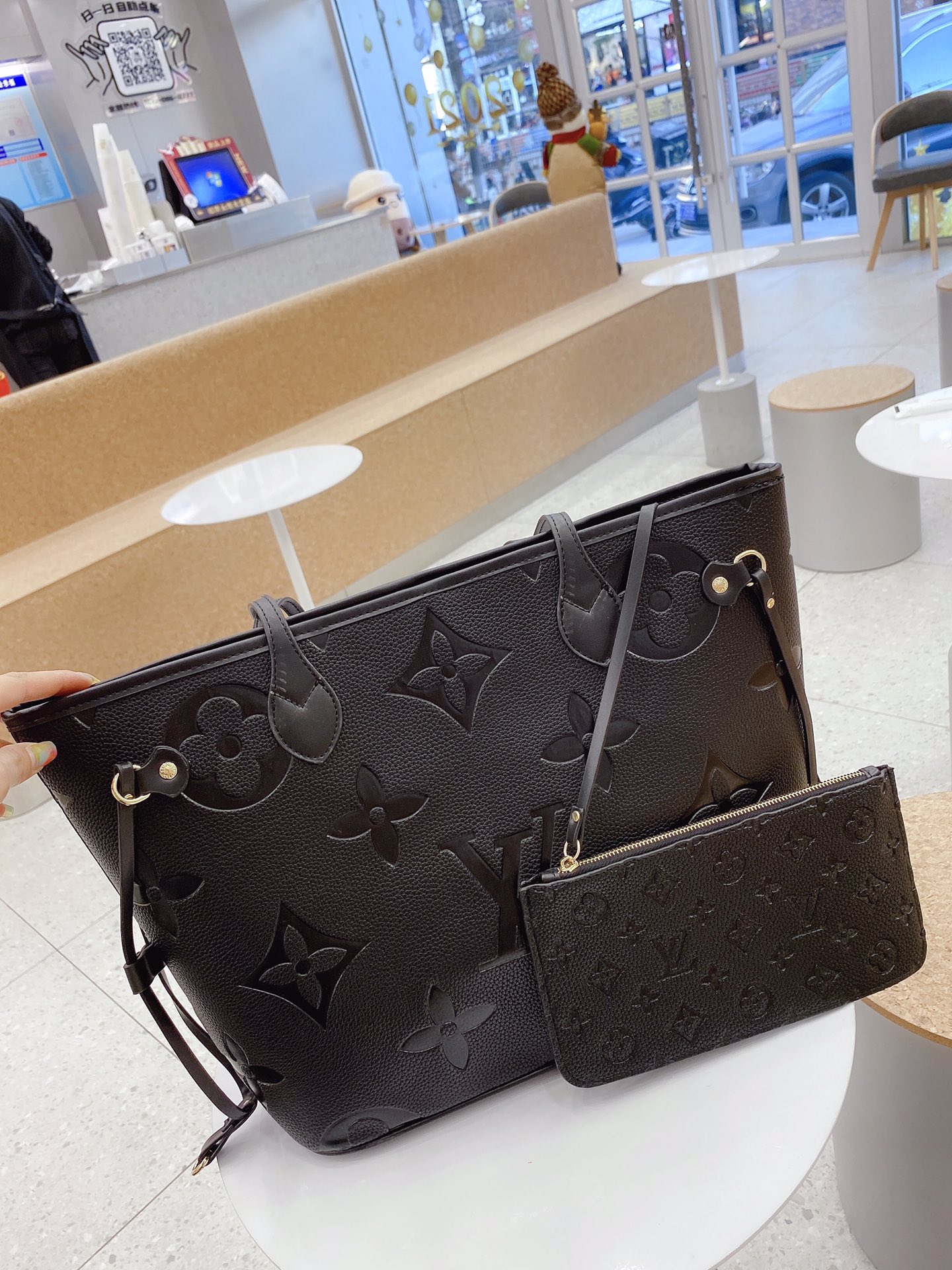 LV $60 gallery