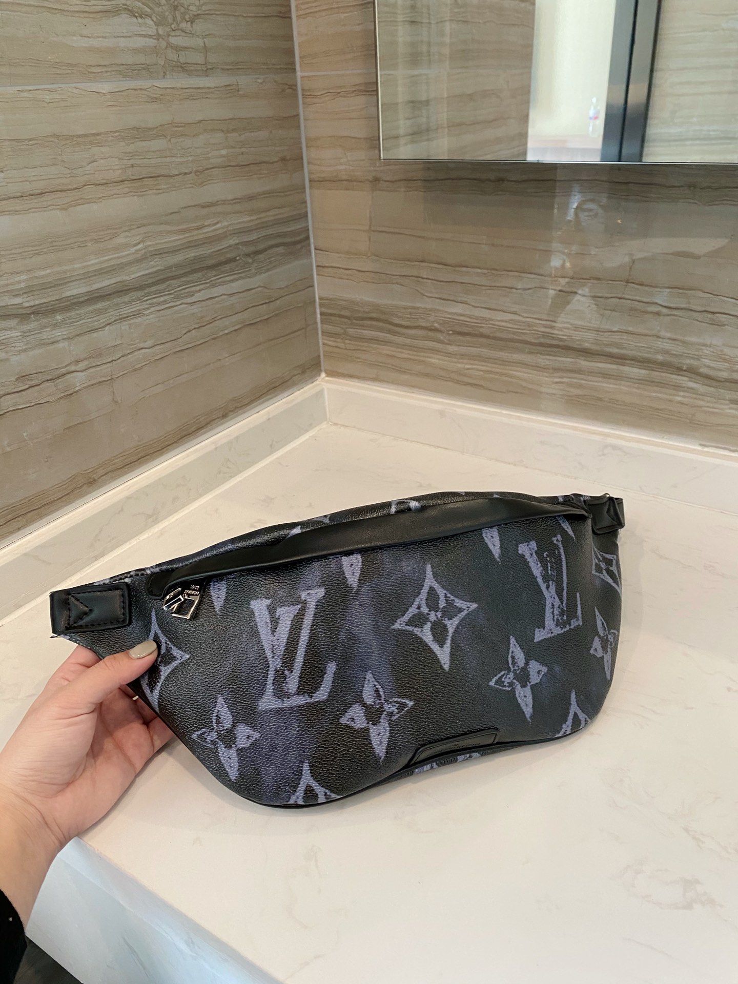 LV $60 gallery