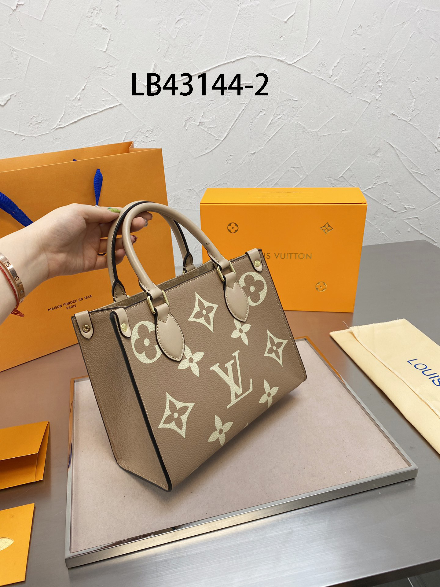 LV $60 gallery