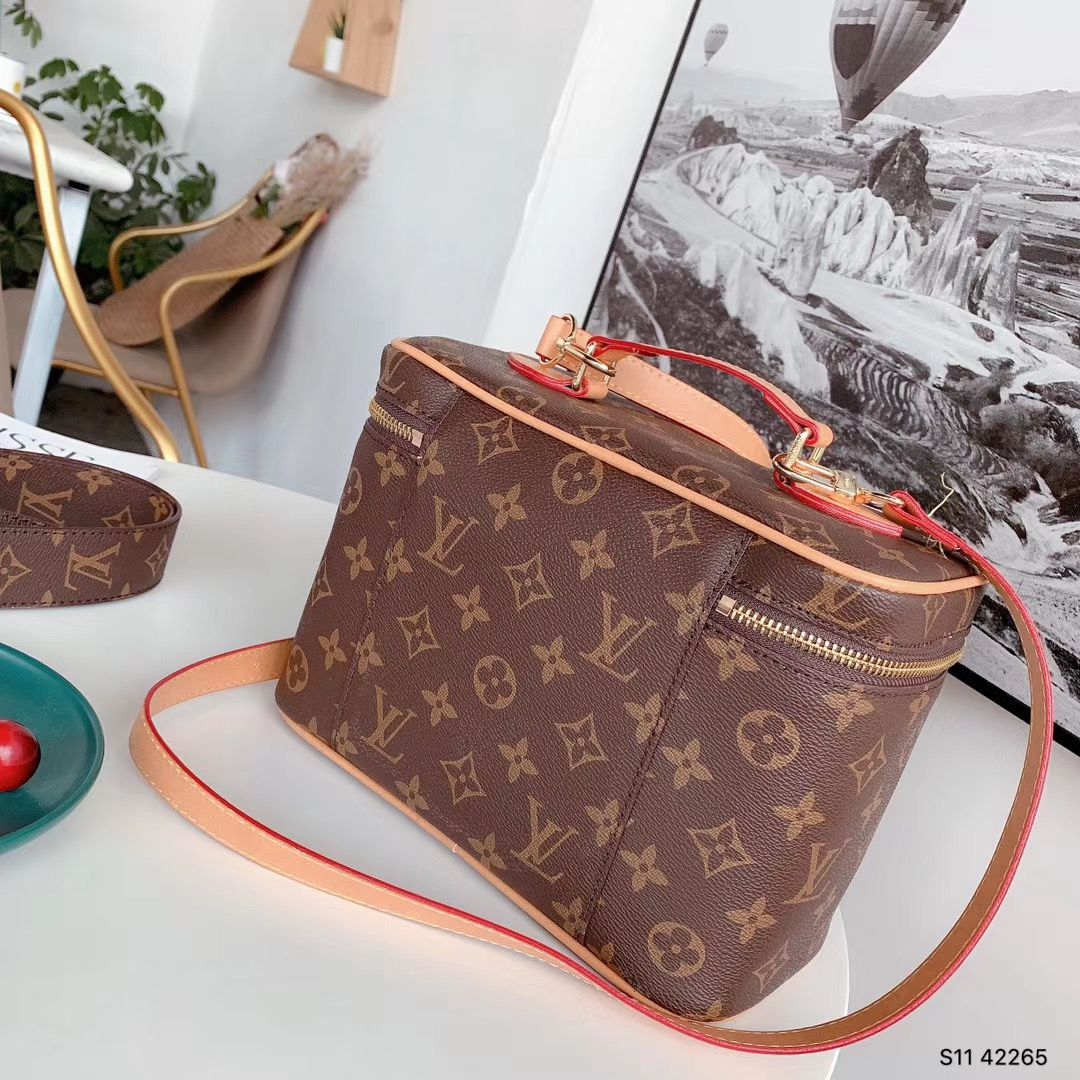 LV $60 gallery