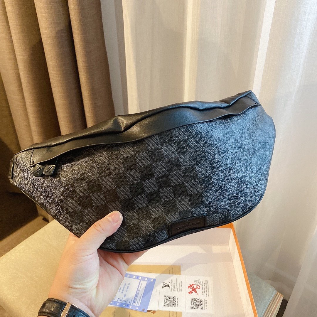 LV $60 gallery