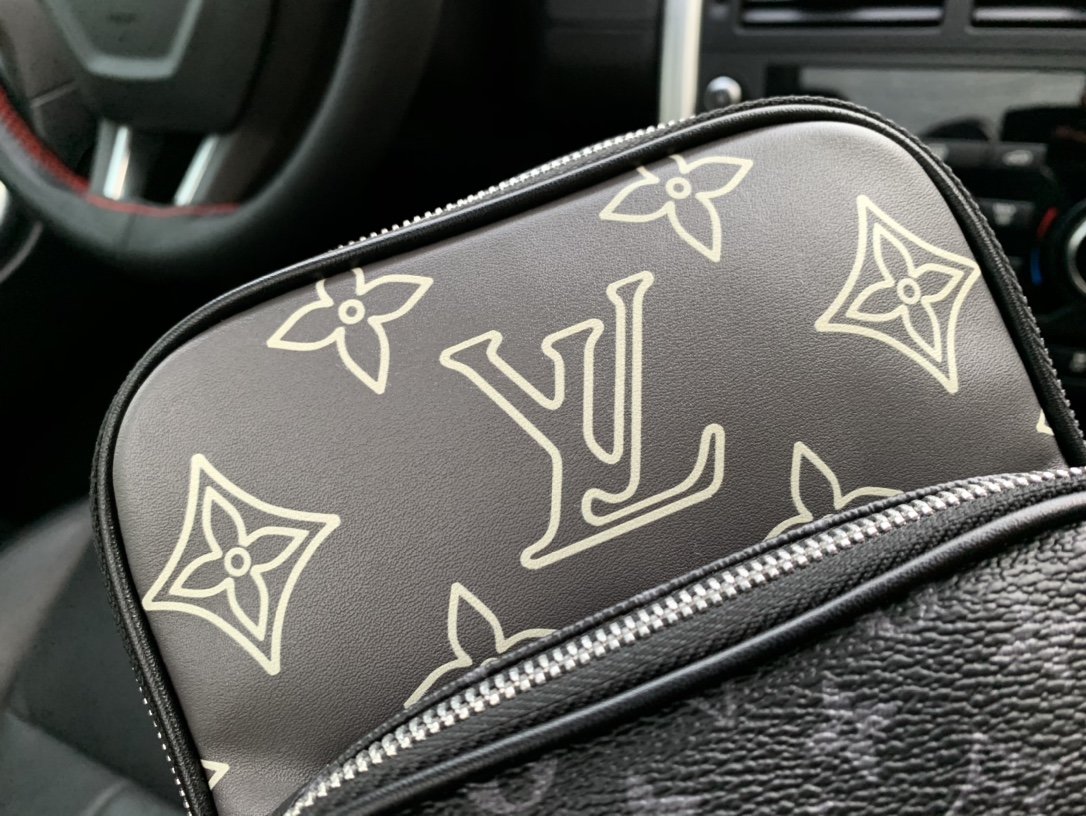 LV $60 gallery