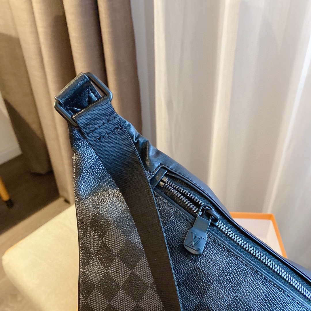 LV $60 gallery