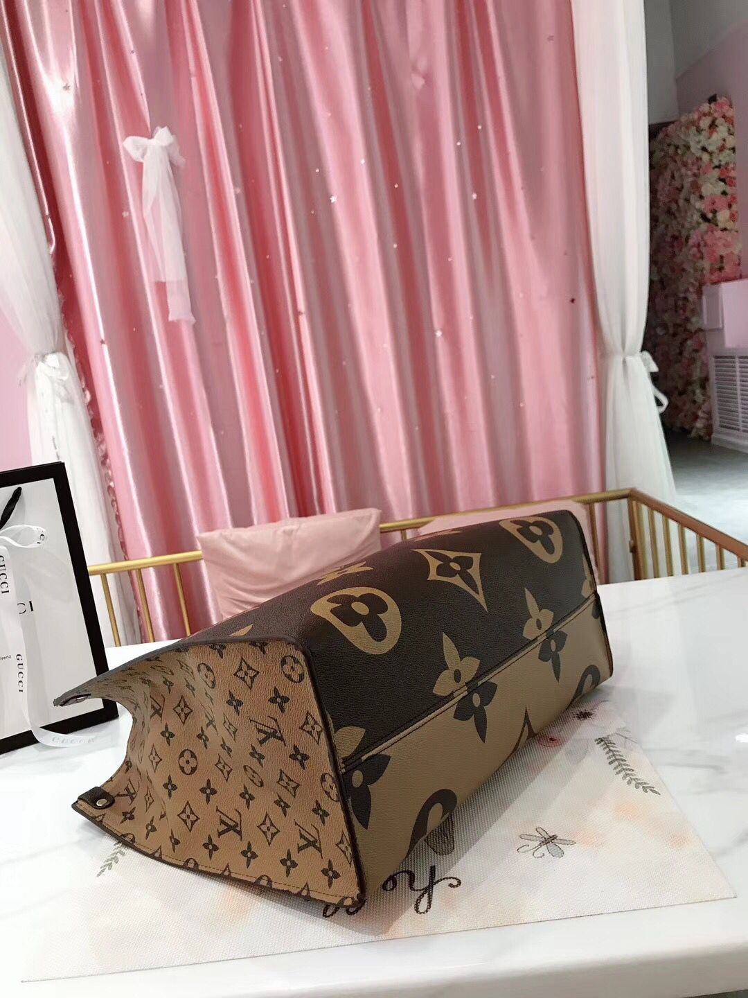 LV $60 gallery