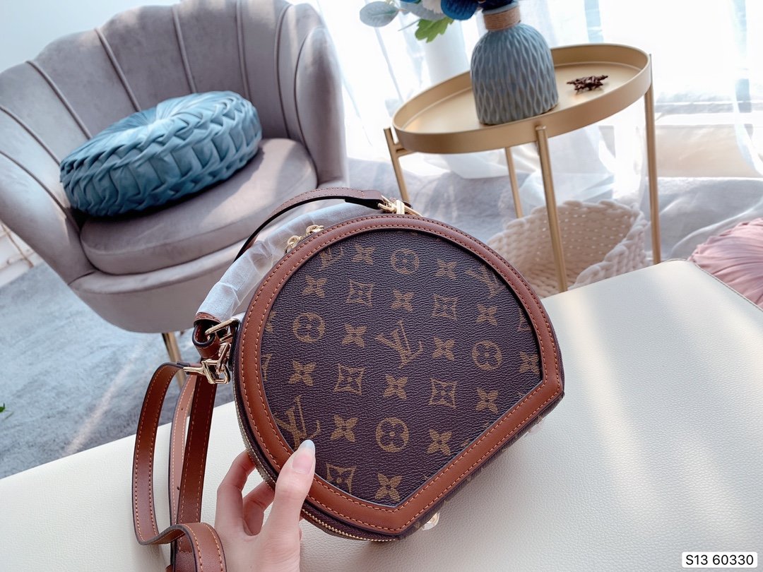 LV $60 gallery