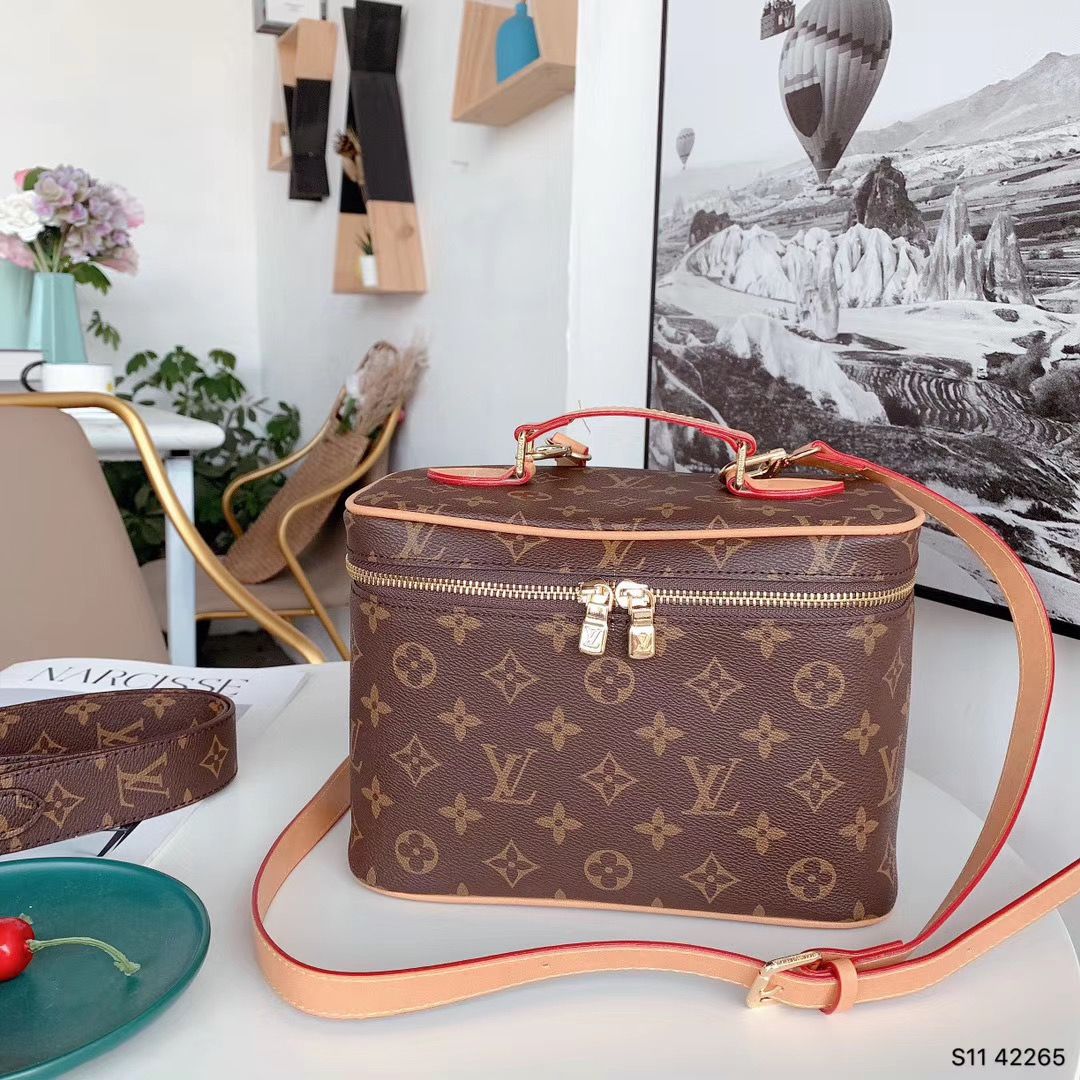 LV $60 gallery