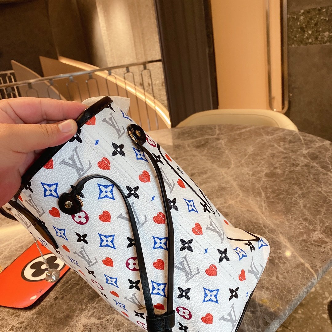 LV $60 gallery