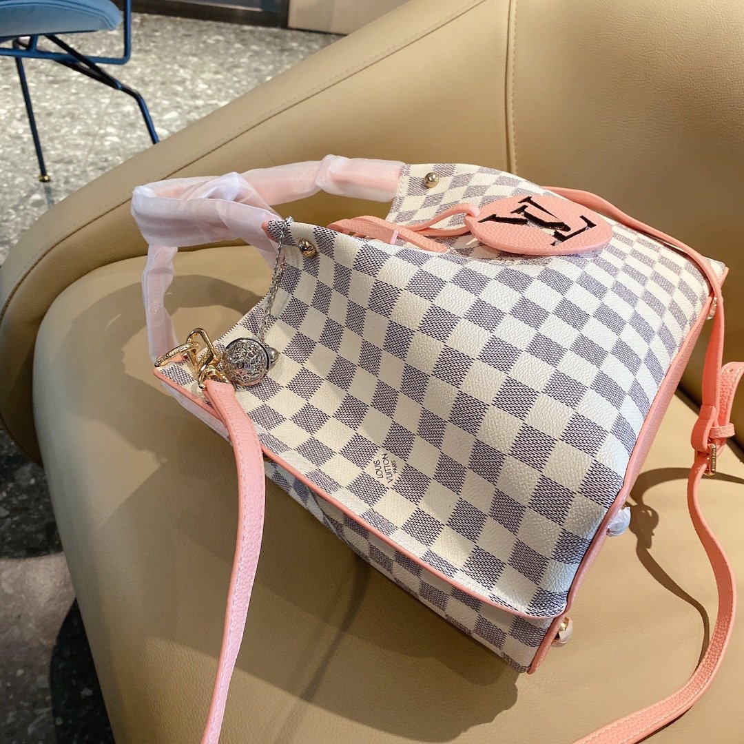 LV $60 gallery